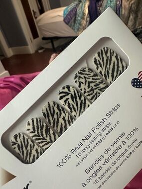Zebra Print Nail Polish Strips - Black & White